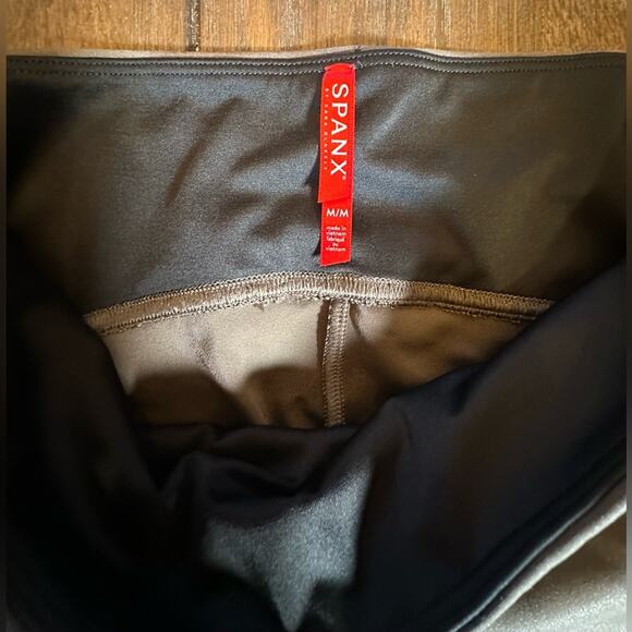 SPANX Faux Leather Moto Leggings, Size Medium - Picture 6 of 8